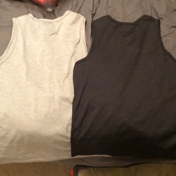 Reebok tank bundle - Picture 4 of 4